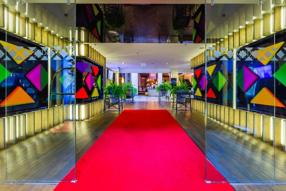 فندق بريستول تريديشن آند لاكشري رشيشوف المظهر الخارجي الصورة The lobby of the hotel