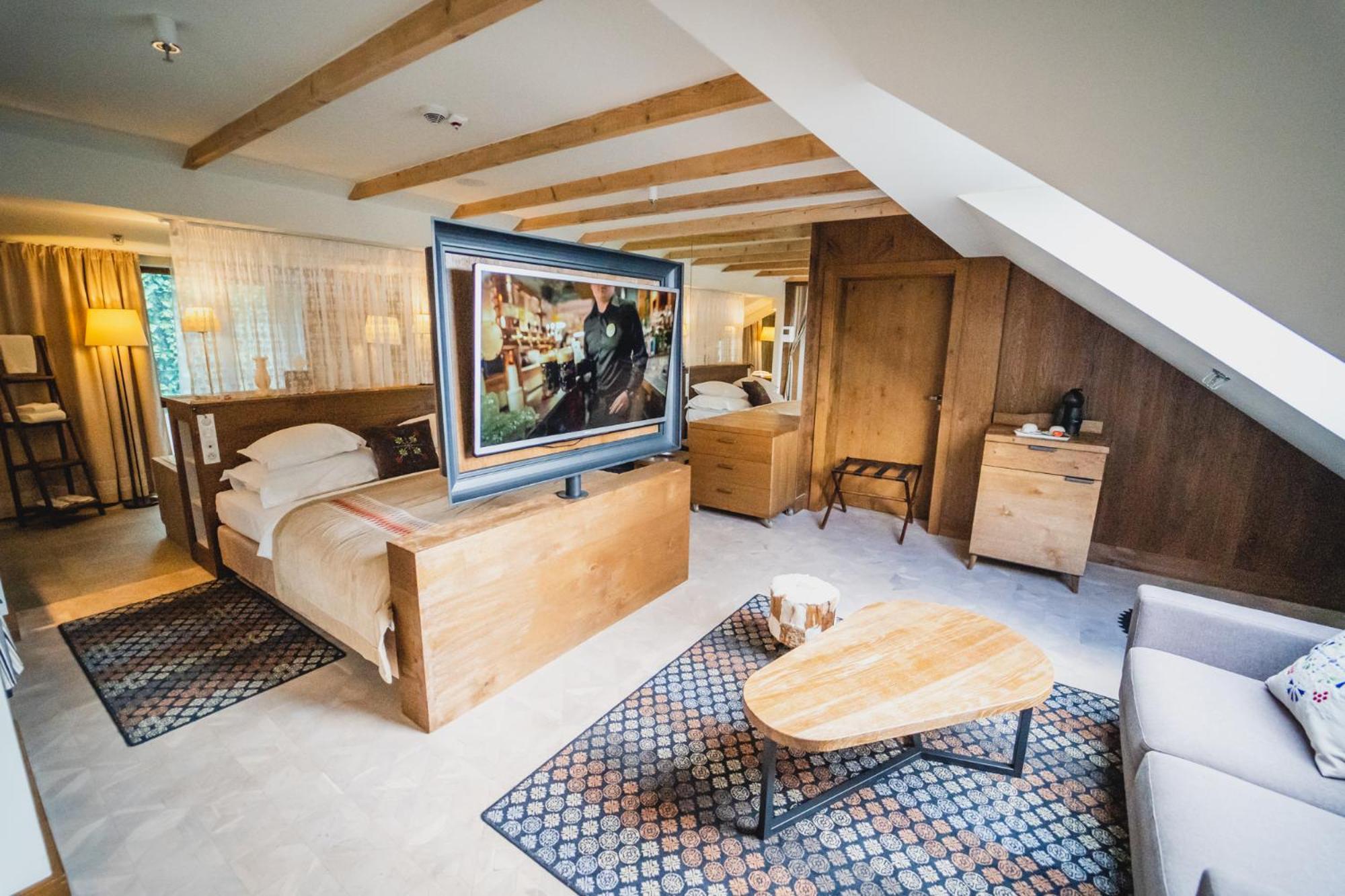 فندق بريستول تريديشن آند لاكشري رشيشوف المظهر الخارجي الصورة A room at the hotel