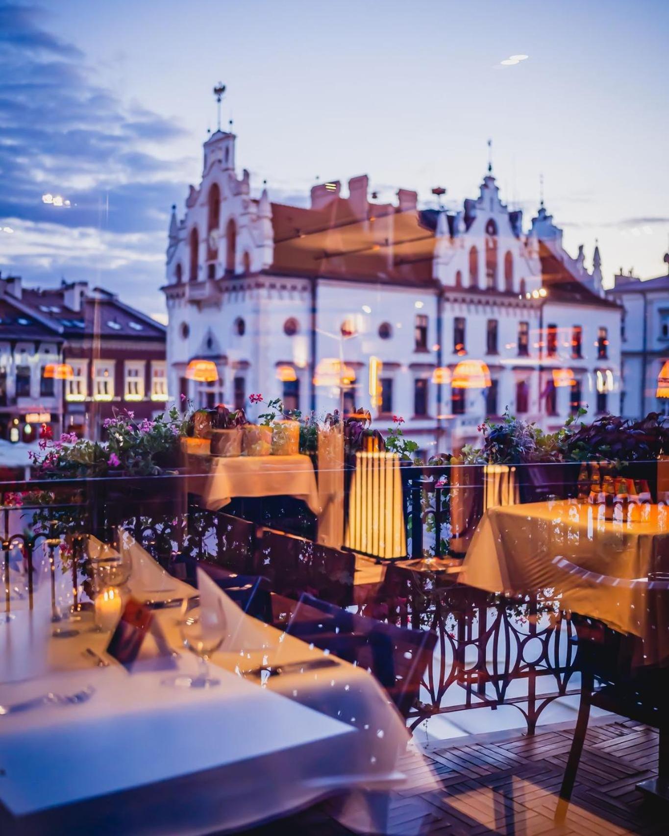 فندق بريستول تريديشن آند لاكشري رشيشوف المظهر الخارجي الصورة The Old Town of Poznań